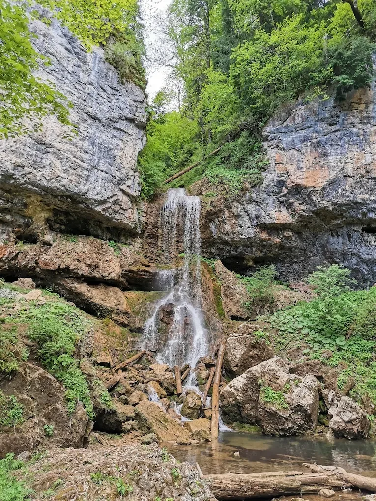 Университетский водопад на Лагонаки